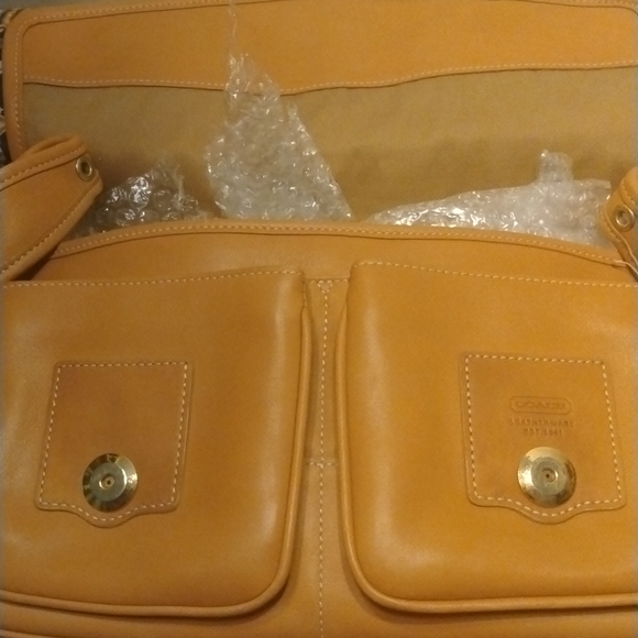 COPY - Coach legacy field bag - Picture 8 of 13